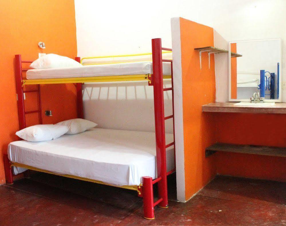 Hostal Vive La Vida Playa del Carmen Ngoại thất bức ảnh